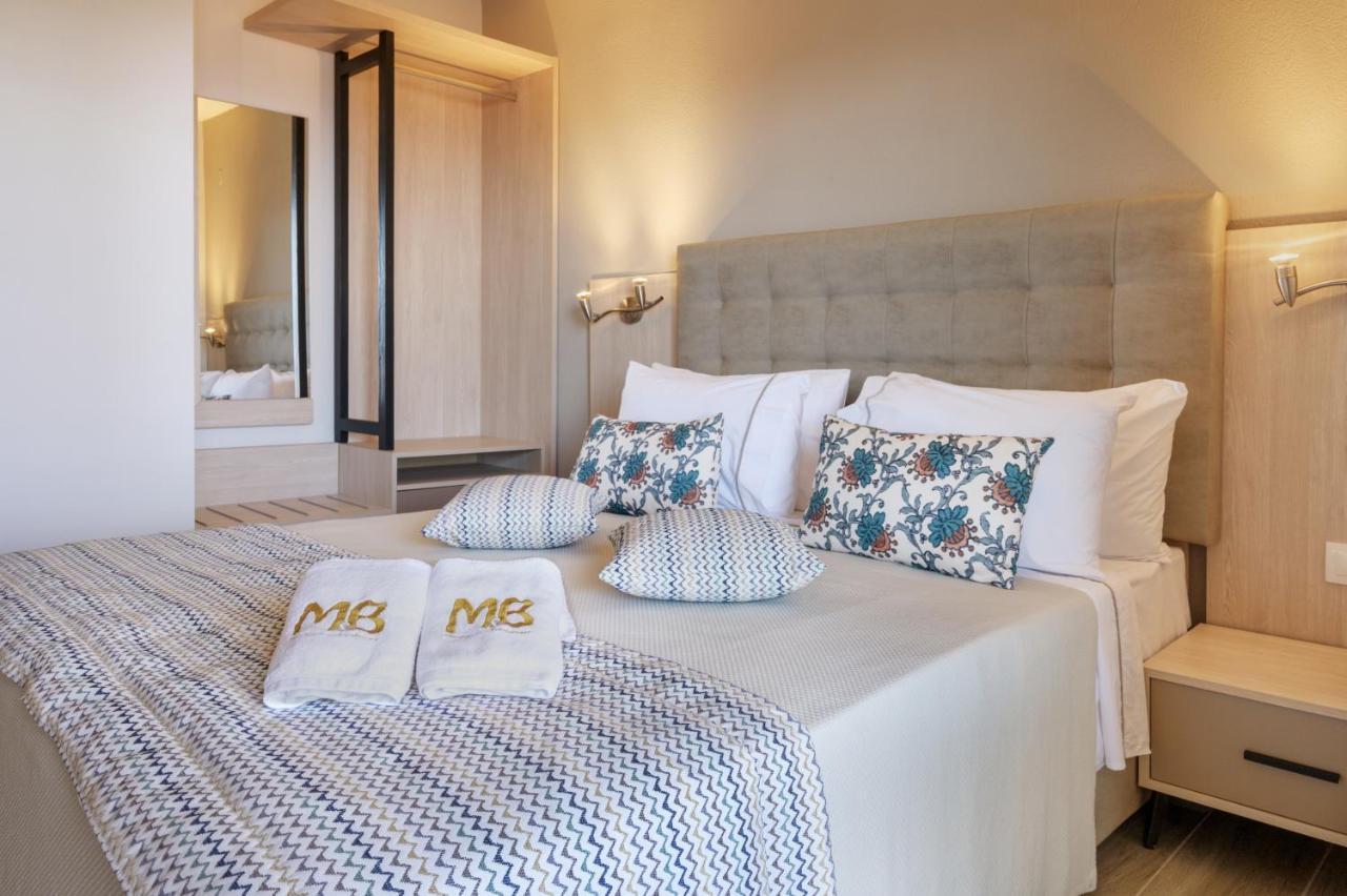 M&B Boutique Apartments Nea Roda Esterno foto