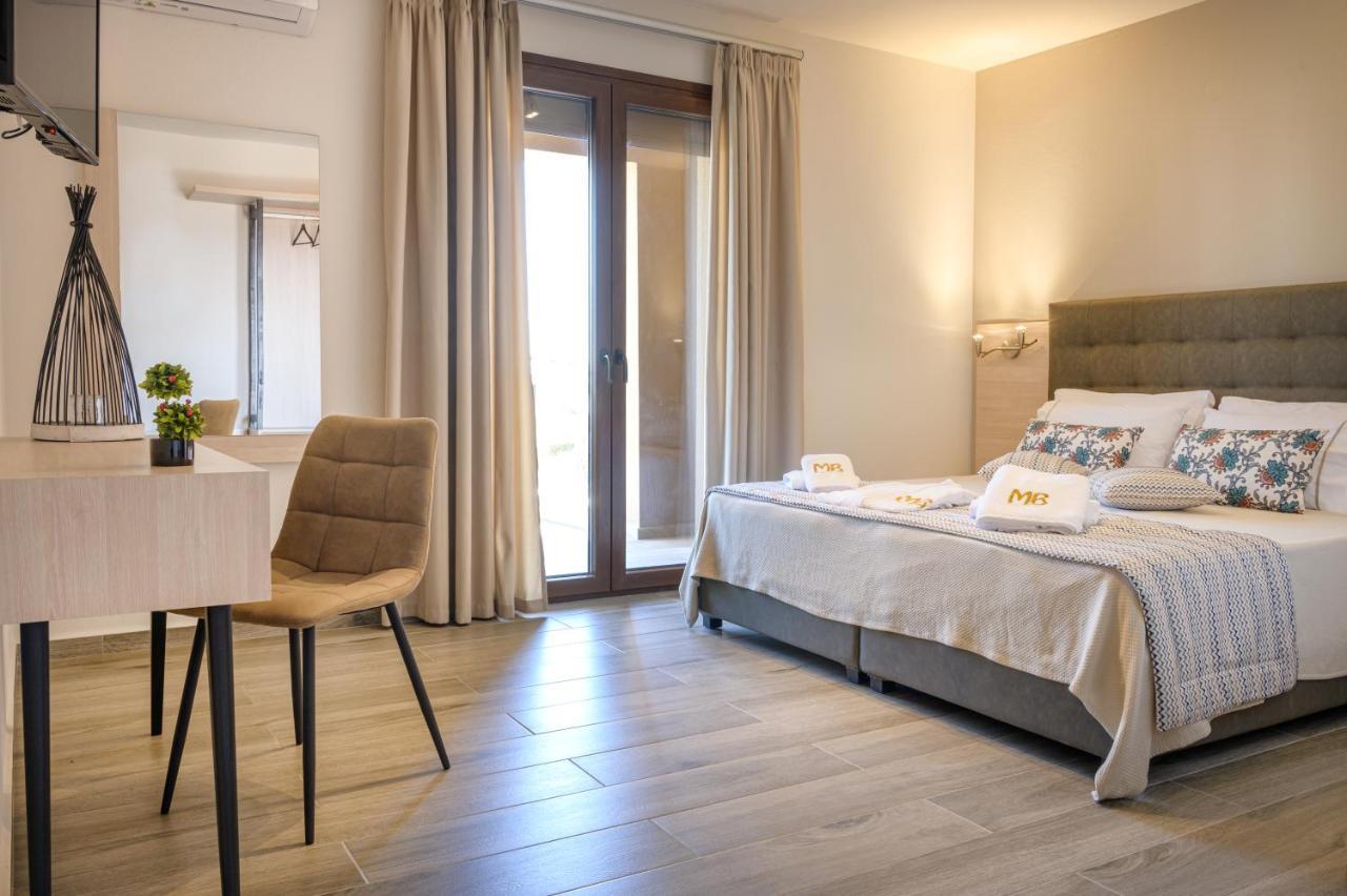 M&B Boutique Apartments Nea Roda Esterno foto