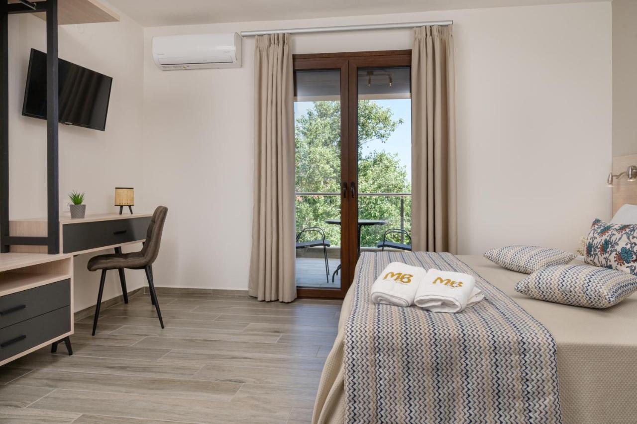 M&B Boutique Apartments Nea Roda Esterno foto