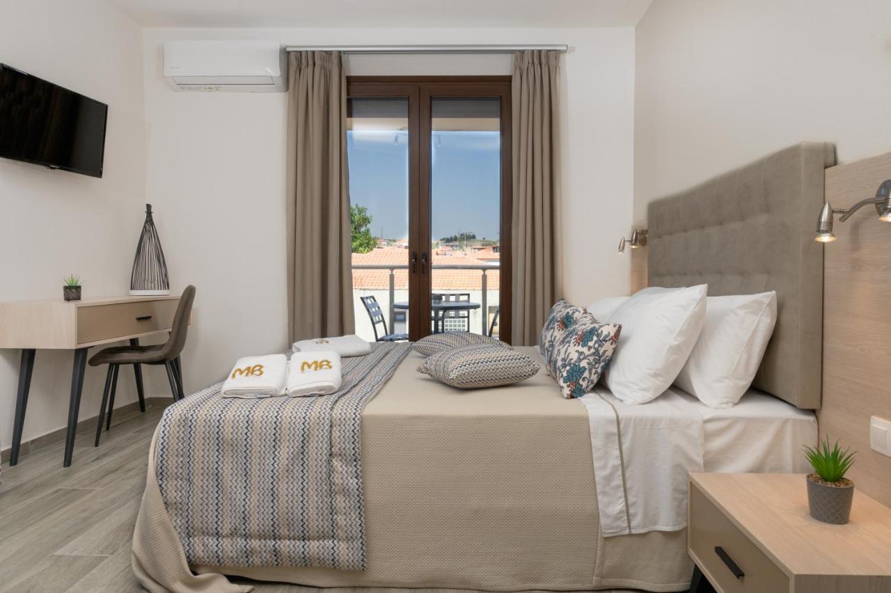 M&B Boutique Apartments Nea Roda Esterno foto