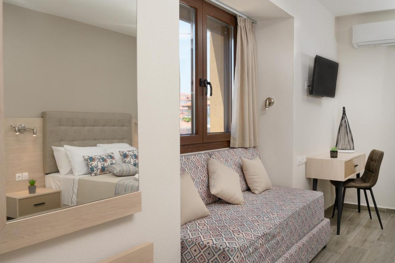 M&B Boutique Apartments Nea Roda Esterno foto