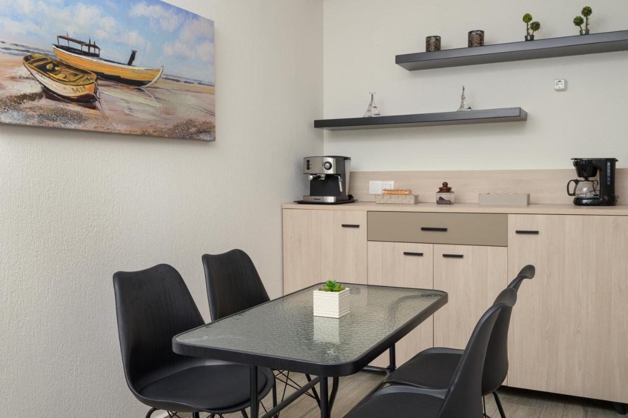 M&B Boutique Apartments Nea Roda Esterno foto