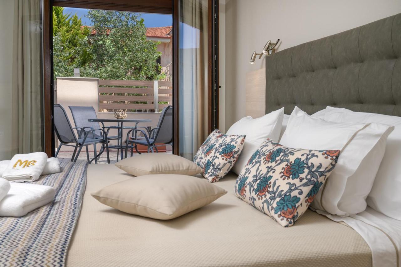 M&B Boutique Apartments Nea Roda Esterno foto