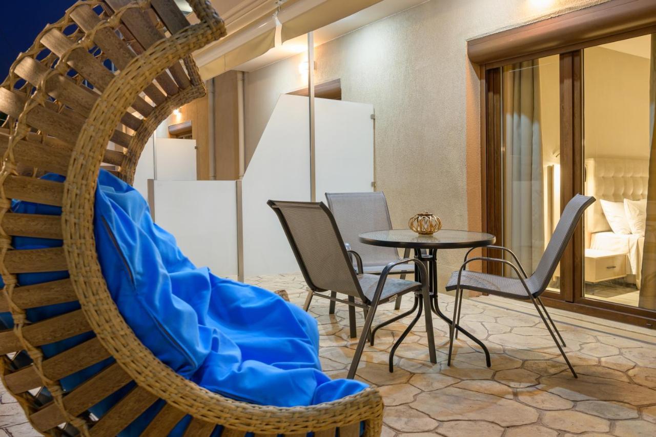 M&B Boutique Apartments Nea Roda Esterno foto