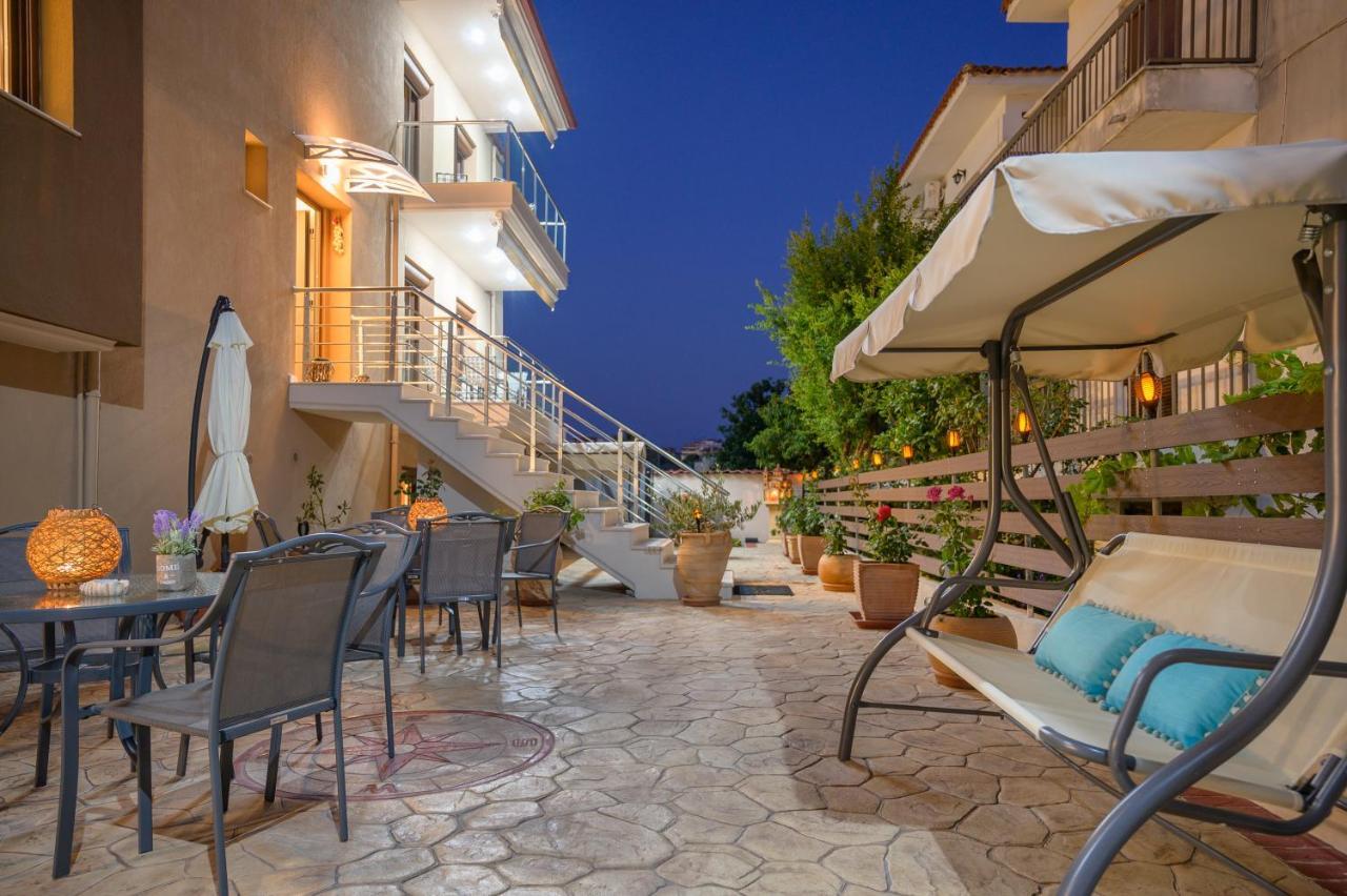 M&B Boutique Apartments Nea Roda Esterno foto