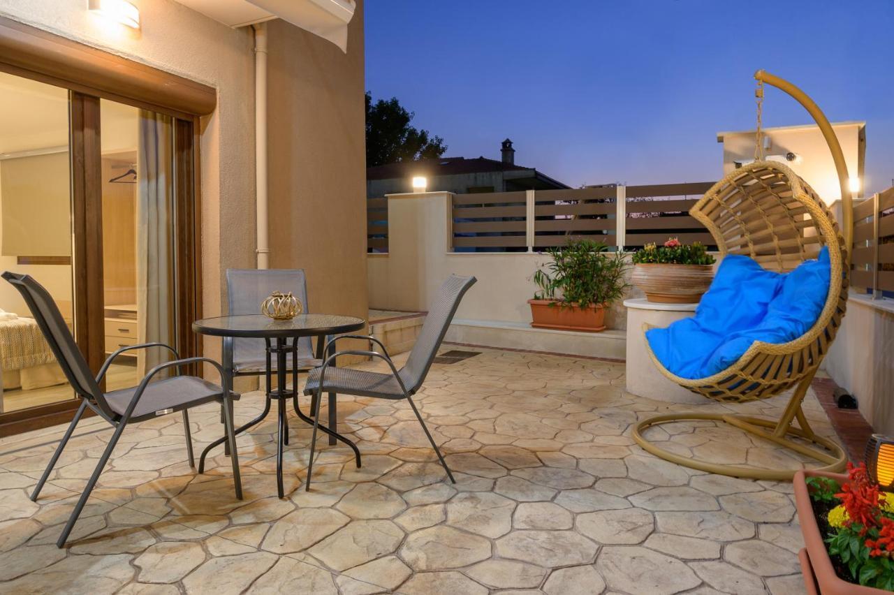 M&B Boutique Apartments Nea Roda Esterno foto