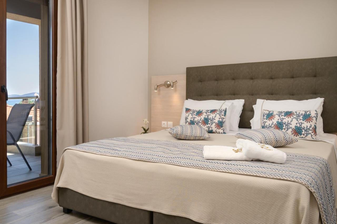 M&B Boutique Apartments Nea Roda Esterno foto