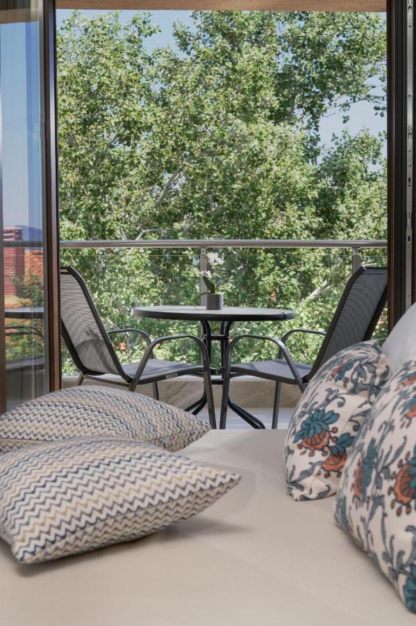 M&B Boutique Apartments Nea Roda Esterno foto