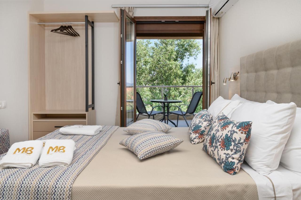M&B Boutique Apartments Nea Roda Esterno foto